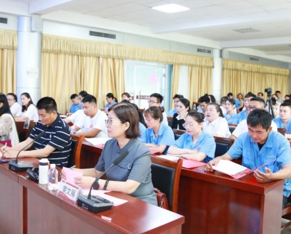 以诗颂党 红色传承丨青州市工信局机关党委与云门酒业党委联合举办“七一”主题朗诵会